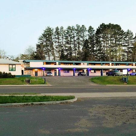 Love Hotels Timberline By Oyo Lake Superior Ironwood Buitenkant foto