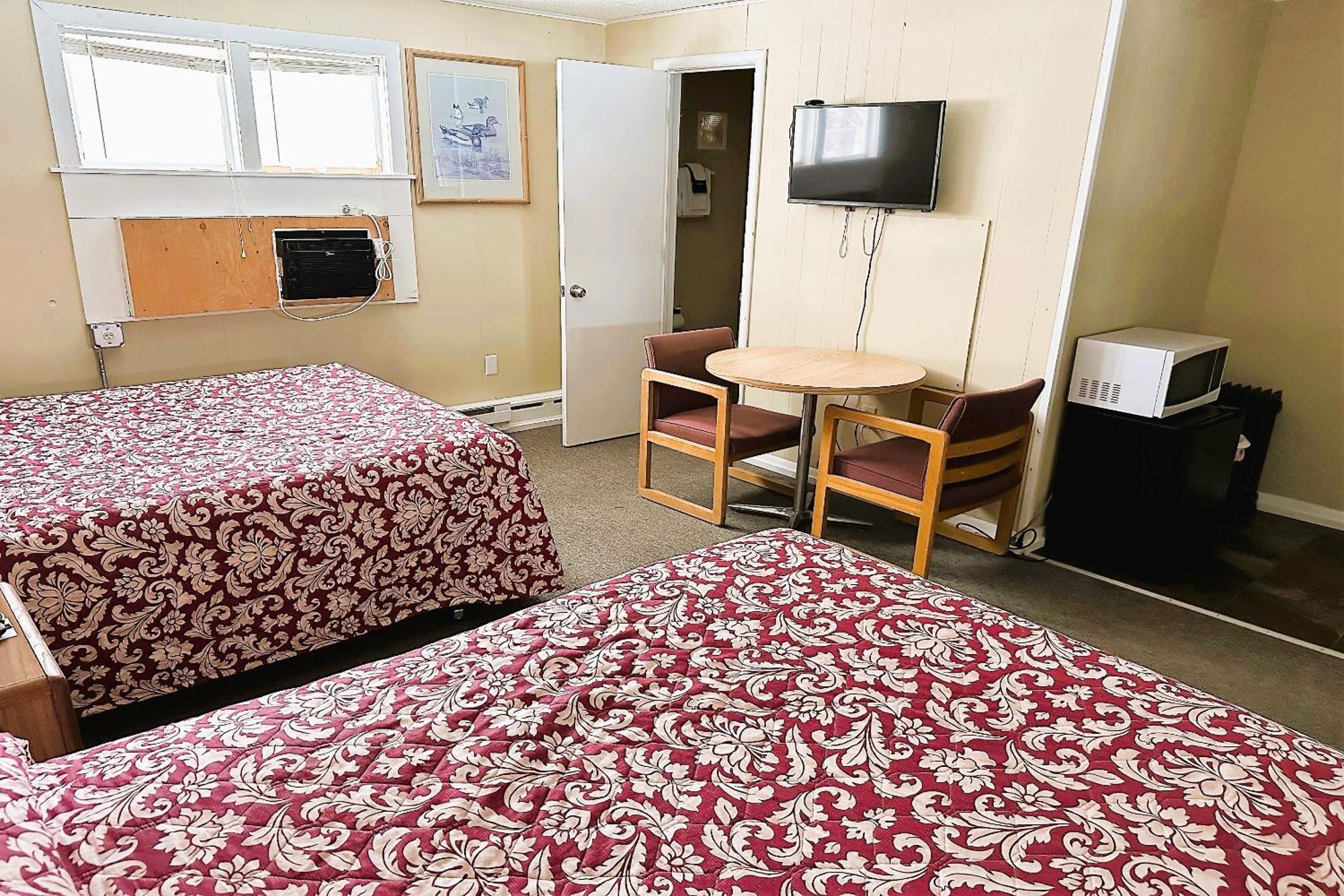 Love Hotels Timberline By Oyo Lake Superior Ironwood Buitenkant foto
