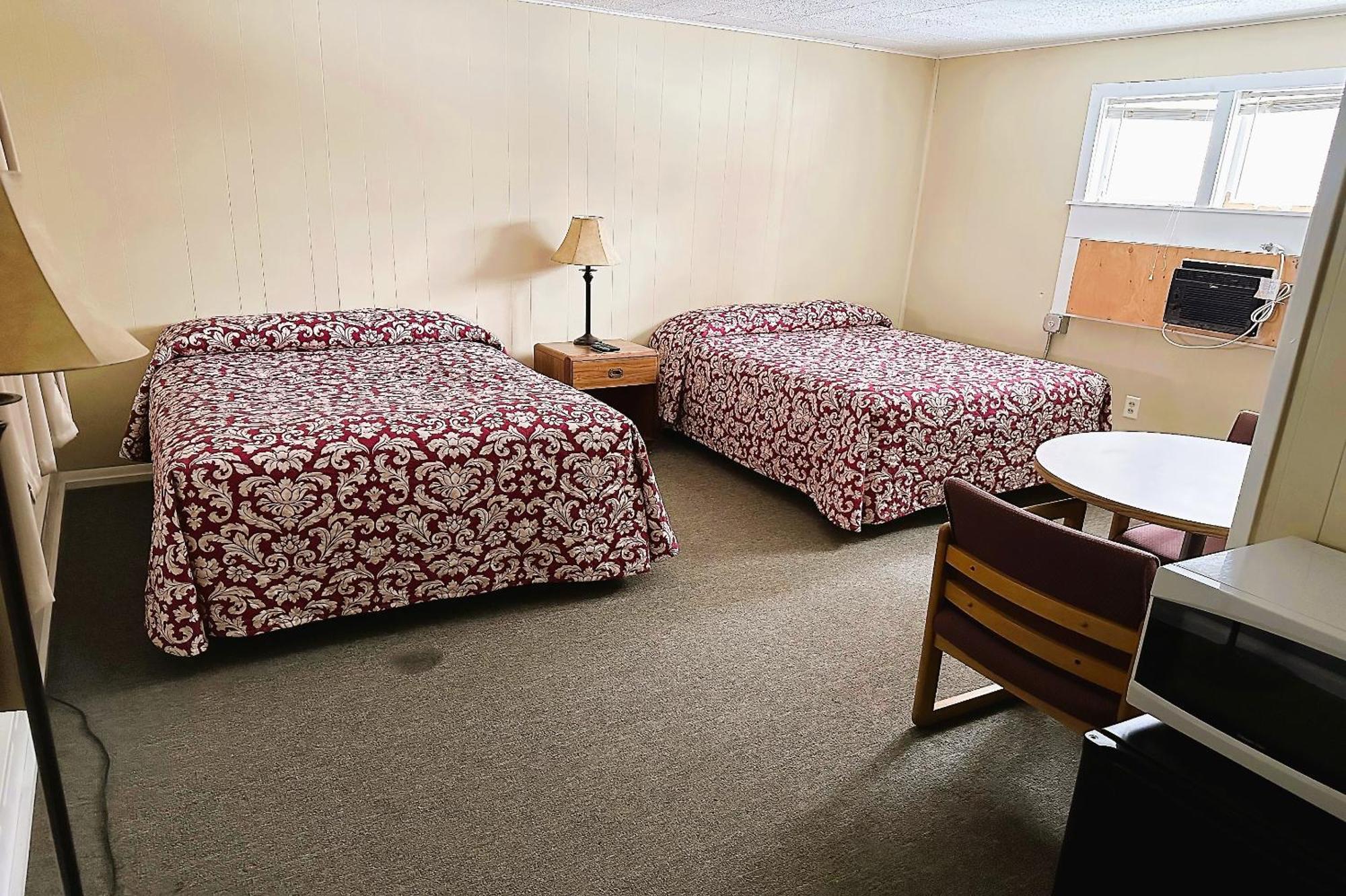 Love Hotels Timberline By Oyo Lake Superior Ironwood Buitenkant foto